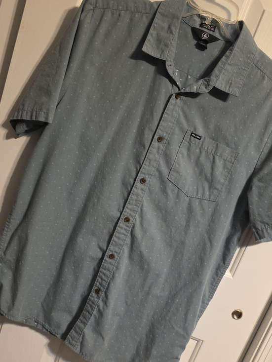 Volcom Other - Volcom Modern Fit Men’s Pale Blue Short-Sleeve Button-Down Shirt